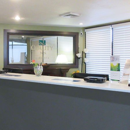Quality Inn Лонгмонт Экстерьер фото