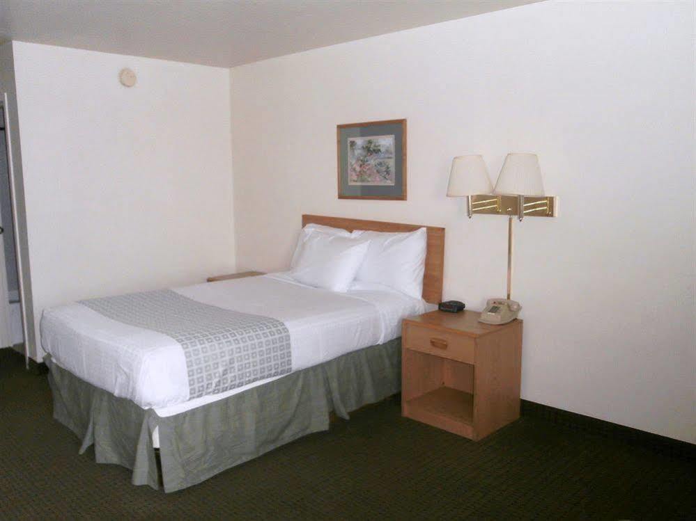 Quality Inn Лонгмонт Экстерьер фото